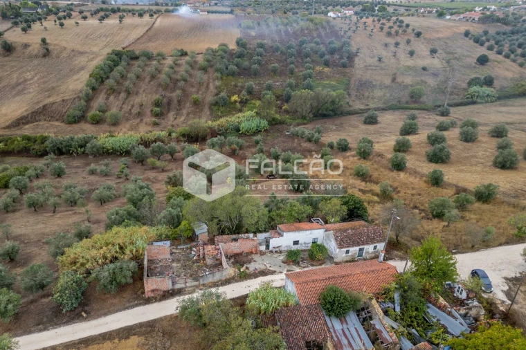 Moradia T2 para Venda em Casével e Vaqueiros Foto 4