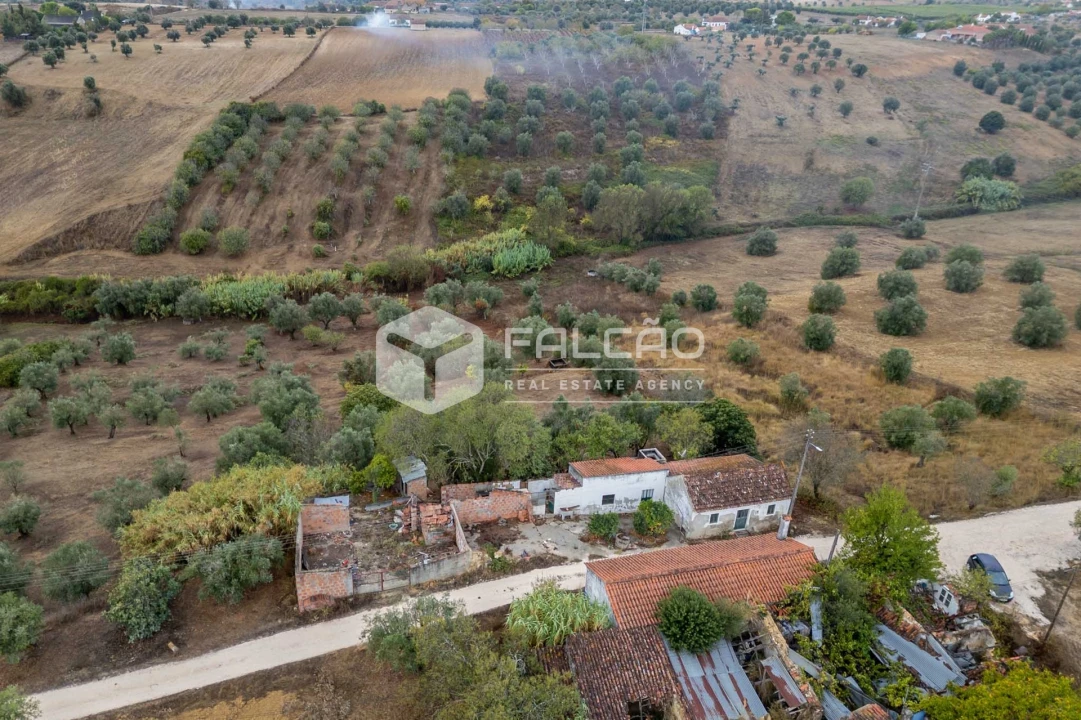 Moradia T2 para Venda em Casével e Vaqueiros Foto 4