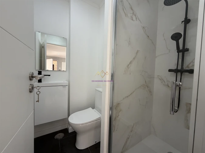 Apartamento T4 para Venda em Águas Livres Foto 4