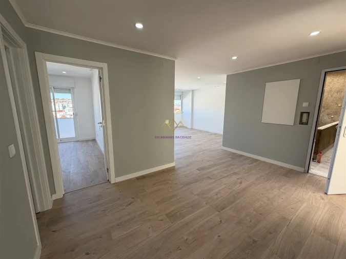 Apartamento T4 para Venda em Águas Livres Foto 5