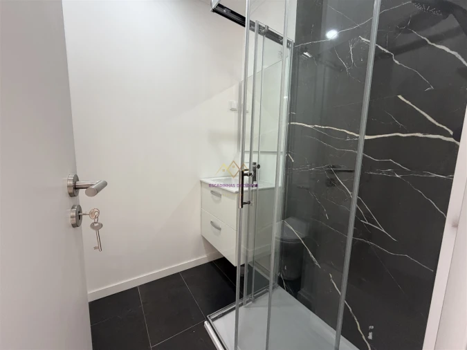 Apartamento T4 para Venda em Águas Livres Foto 8