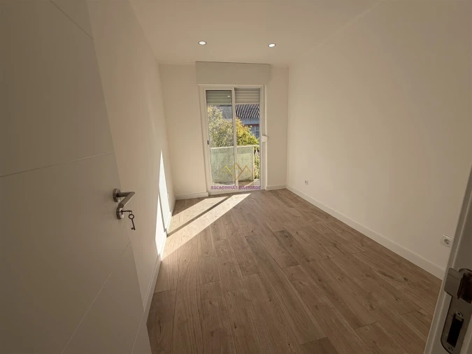 Apartamento T4 para Venda em Águas Livres Foto 23