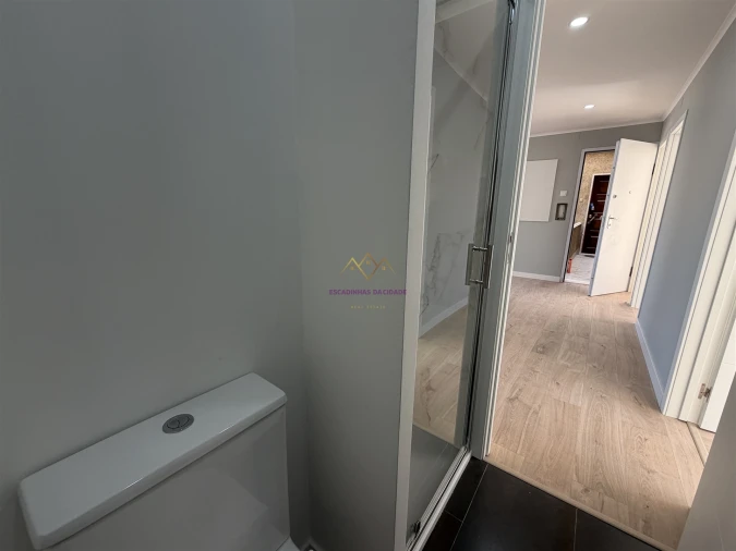 Apartamento T4 para Venda em Águas Livres Foto 7