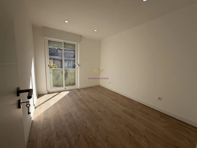 Apartamento T4 para Venda em Águas Livres Foto 9