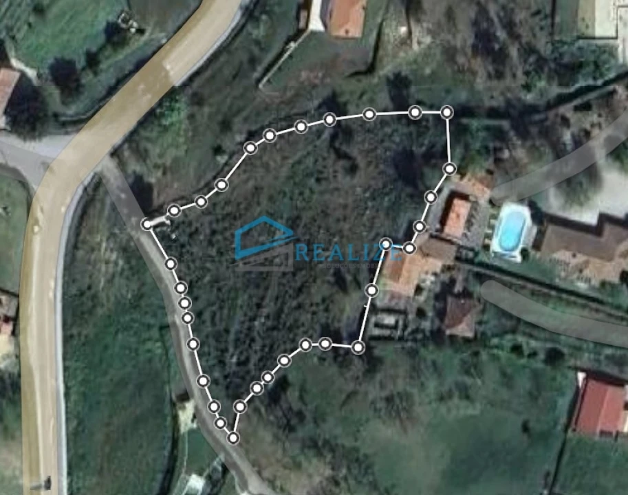 Terreno para Venda em Adoufe e Vilarinho de Samardã Foto 2