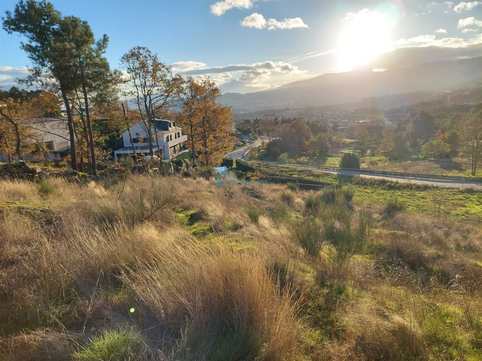 Terreno para Venda em Adoufe e Vilarinho de Samardã Foto 8