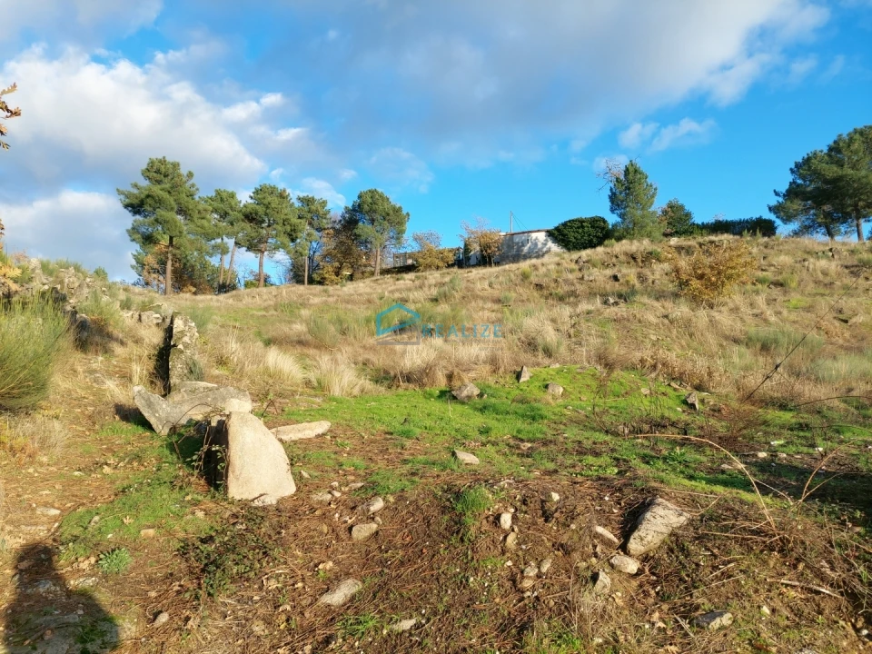 Terreno para Venda em Adoufe e Vilarinho de Samardã Foto 2