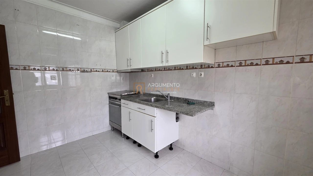 Moradia T2 para Venda em Pedrouços Foto 5