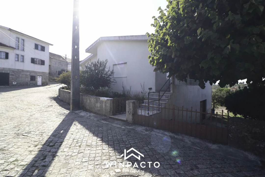 Moradia T3 para Venda em Vilar Seco Foto 32