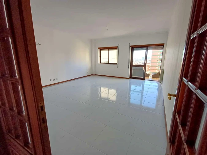 Apartamento T4 para Arrendamento em Buarcos Foto 9