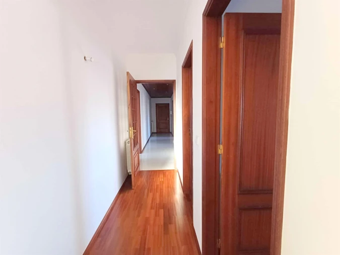 Apartamento T4 para Arrendamento em Buarcos Foto 20