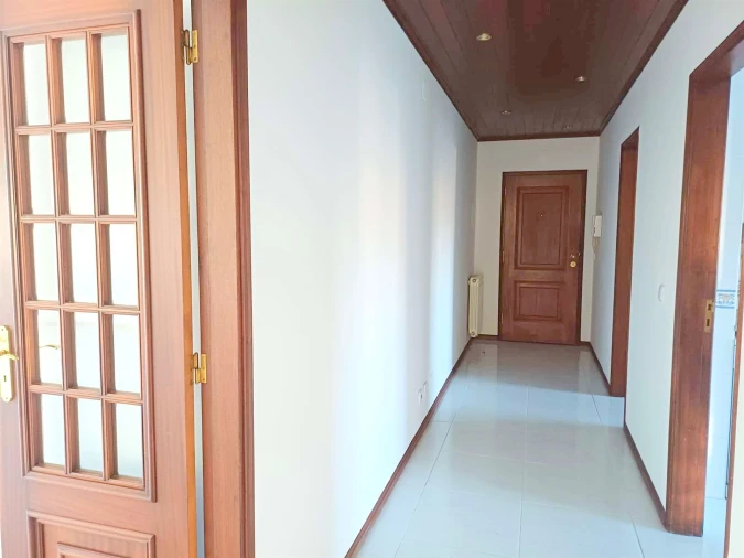 Apartamento T4 para Arrendamento em Buarcos Foto 4