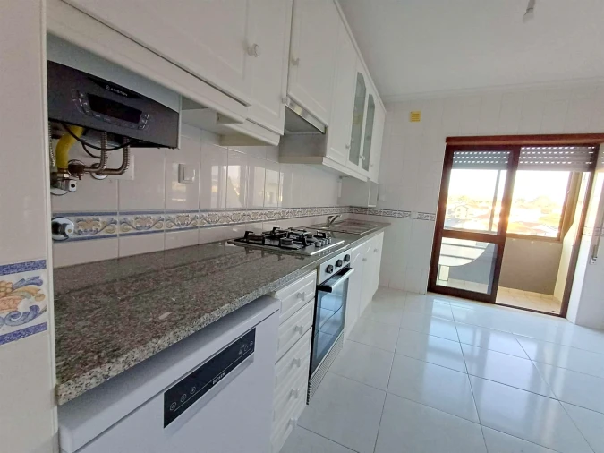 Apartamento T4 para Arrendamento em Buarcos Foto 6