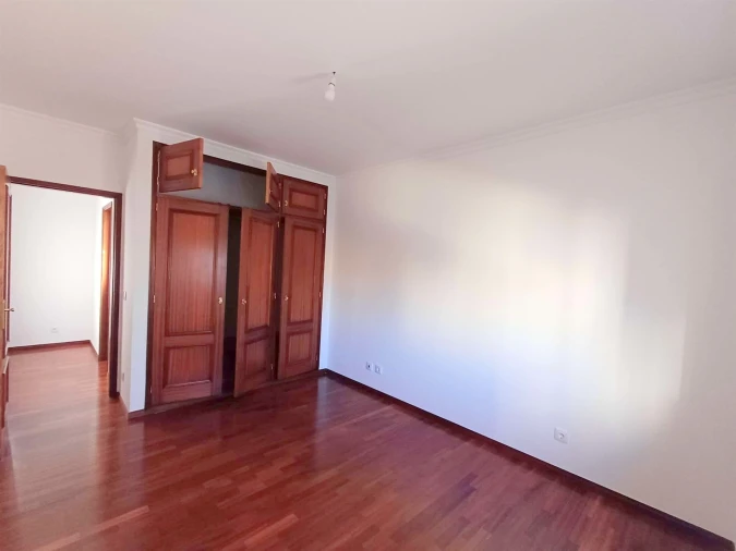 Apartamento T4 para Arrendamento em Buarcos Foto 25