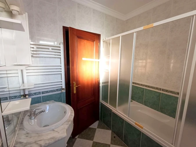 Apartamento T4 para Arrendamento em Buarcos Foto 23