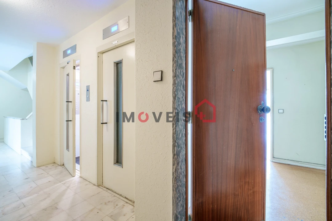Apartamento T2 para Venda em Algés, Linda-A-Velha e Cruz Quebrada-Dafundo Foto 4