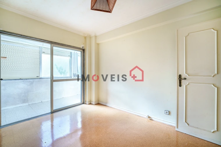 Apartamento T2 para Venda em Algés, Linda-A-Velha e Cruz Quebrada-Dafundo Foto 12