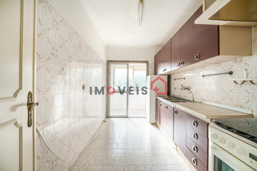 Apartamento T2 para Venda em Algés, Linda-A-Velha e Cruz Quebrada-Dafundo Foto 2