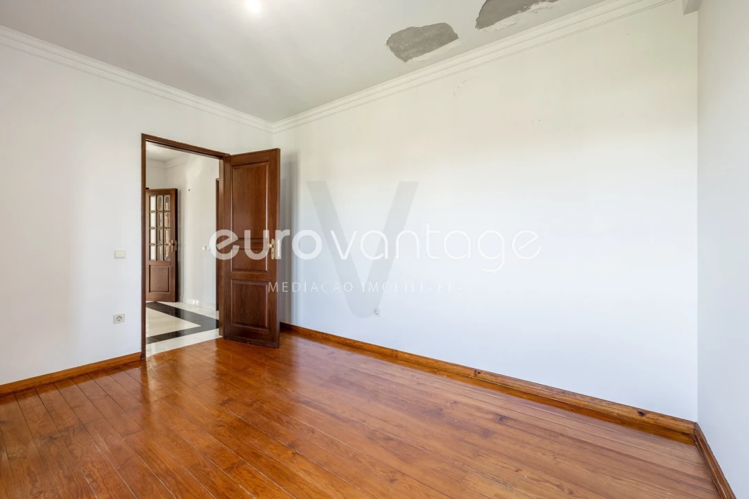Moradia T6 para Venda em Marrazes e Barosa Foto 9