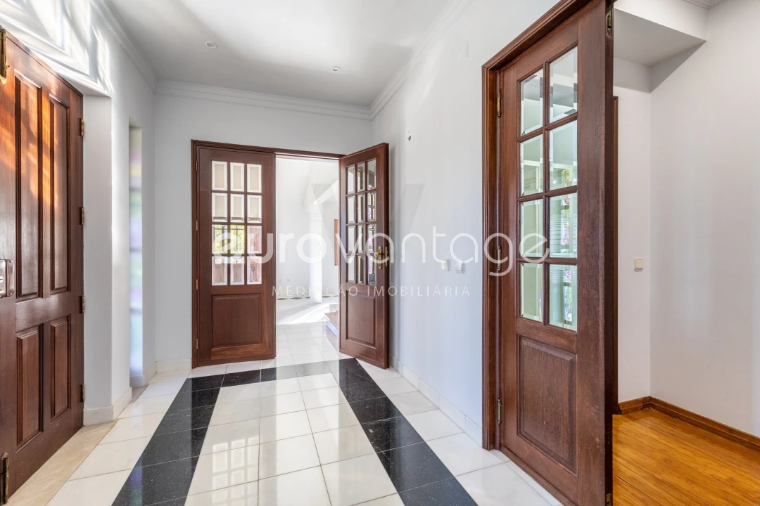 Moradia T6 para Venda em Marrazes e Barosa Foto 10