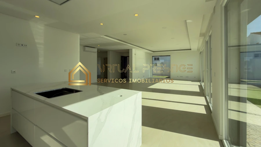 Moradia T4 para Venda em Azeitão (São Lourenço e São Simão) Foto 9