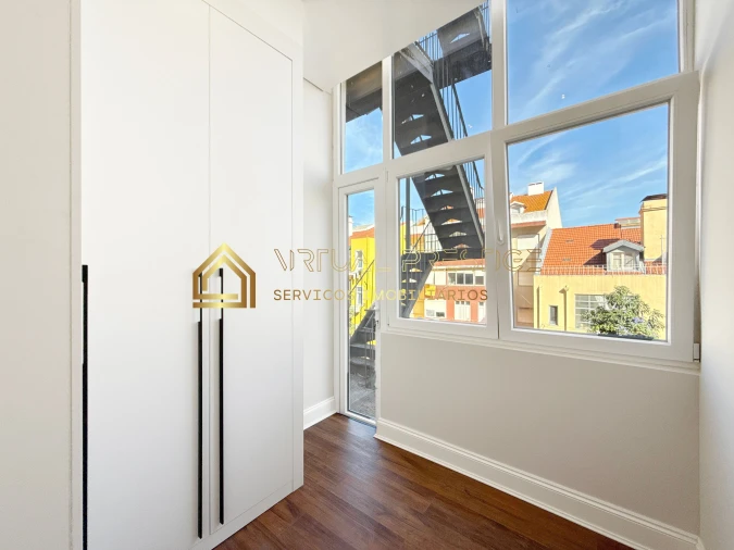 Apartamento T3 para Venda em Areeiro Foto 16