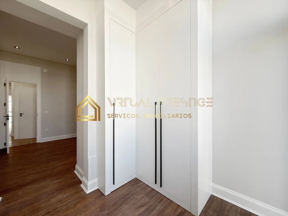 Apartamento T3 para Venda em Areeiro Foto 17