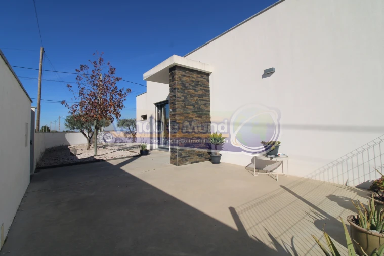 Moradia T3 para Venda em Fazendas de Almeirim Foto 3