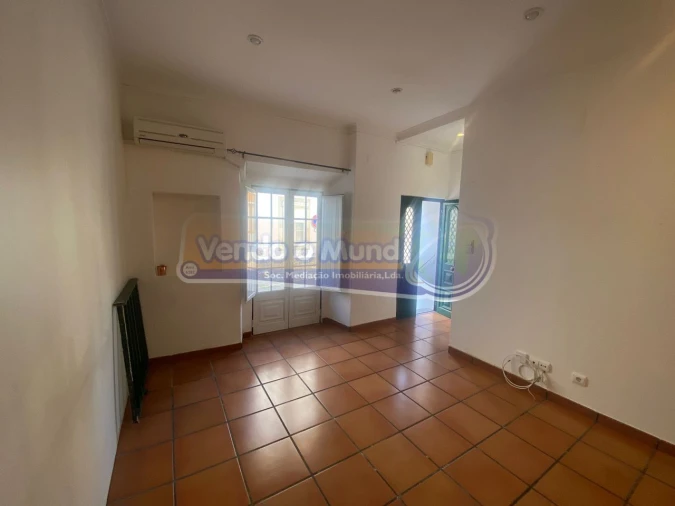 Moradia T2 para Venda em Mora Foto 8