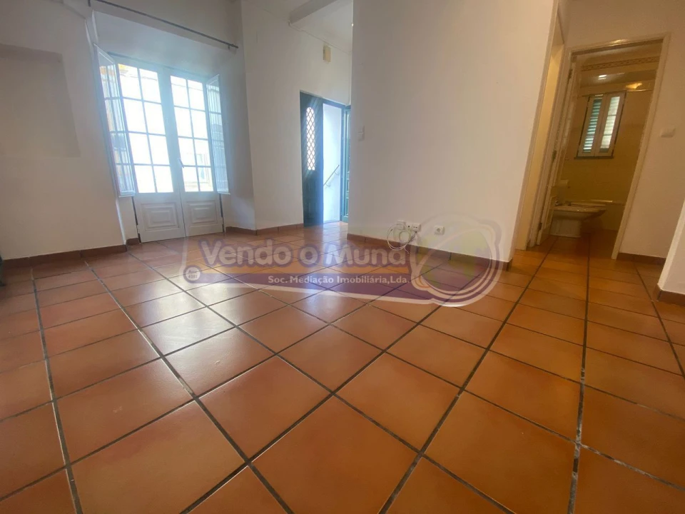 Moradia T2 para Venda em Mora Foto 7