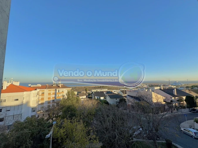 Apartamento T2 para Venda em Santa Iria de Azoia, São João da Talha e Bobadela Foto 14