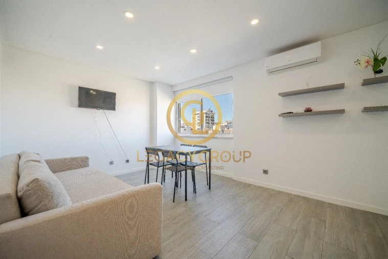 Apartamento T0 para Venda em Armação de Pera Foto 8