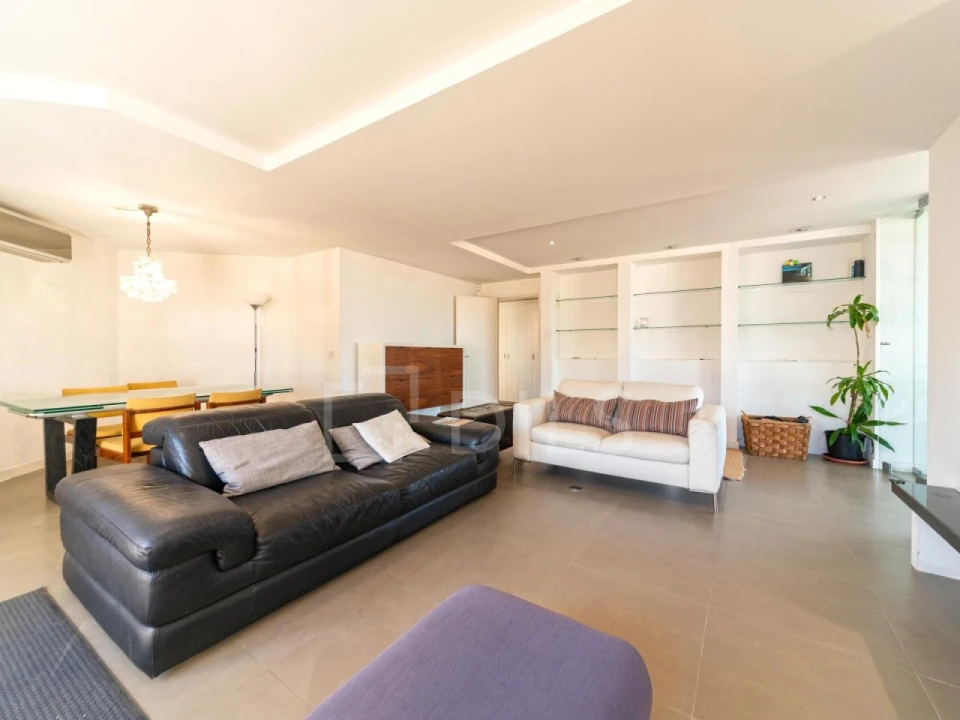 Apartamento T2 para Venda em Areeiro Foto 12