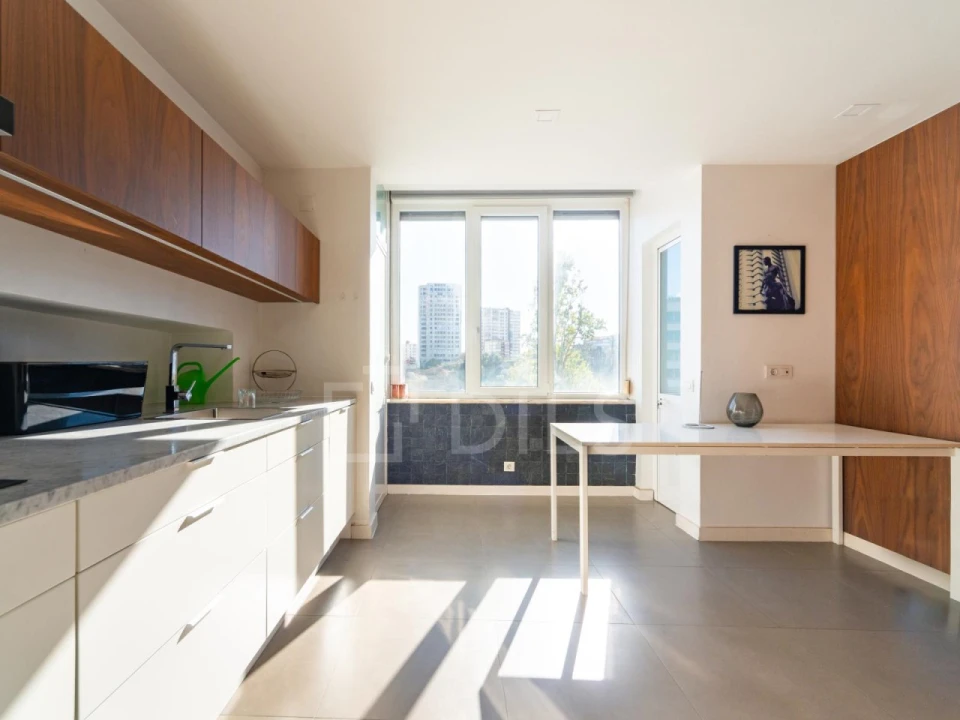 Apartamento T2 para Venda em Areeiro Foto 16