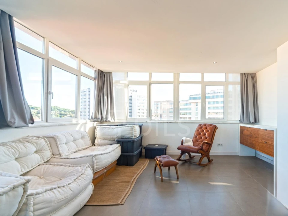 Apartamento T2 para Venda em Areeiro Foto 3