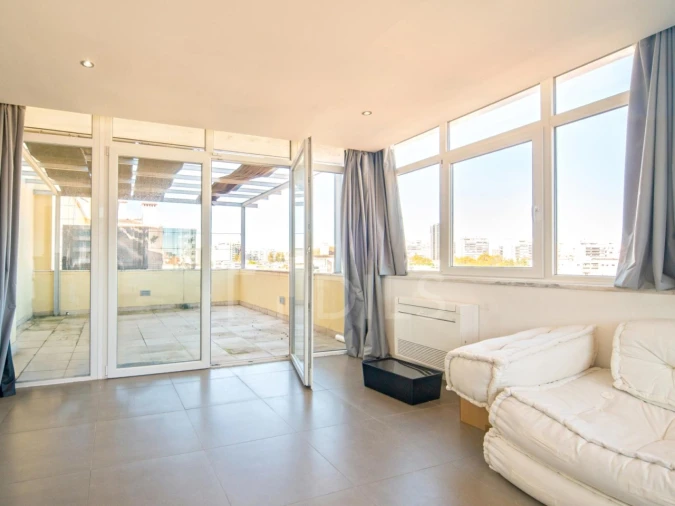 Apartamento T2 para Venda em Areeiro Foto 11