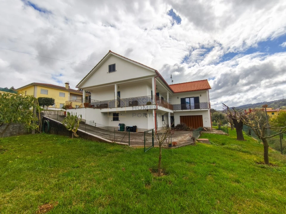 Moradia T4 para Arrendamento em Rebordões (Souto) Foto 6