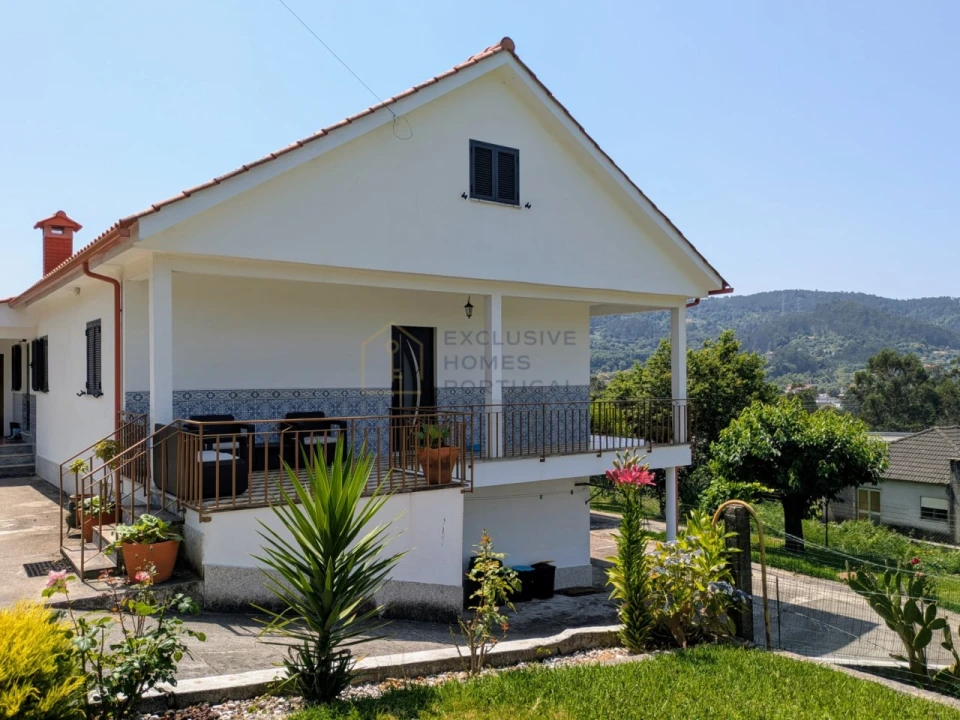 Moradia T4 para Arrendamento em Rebordões (Souto) Foto 7