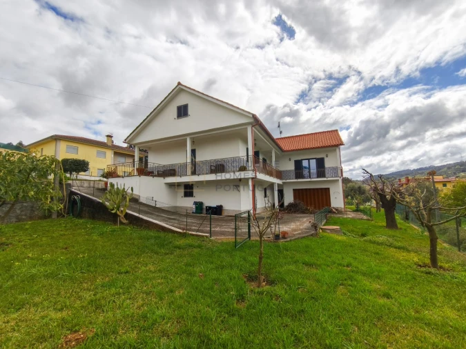 Moradia T4 para Arrendamento em Rebordões (Souto) Foto 6