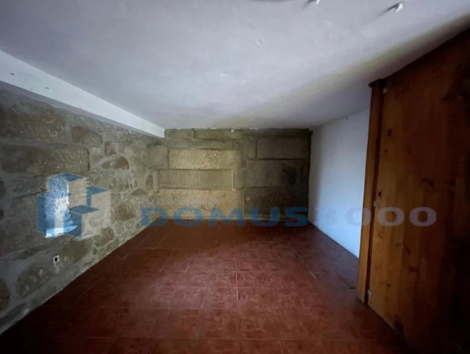 Moradia T5 para Venda em Telões Foto 10