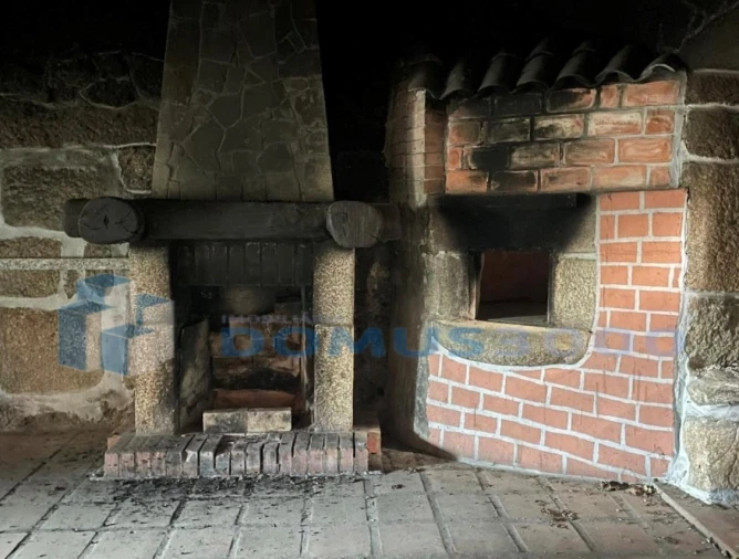 Moradia T5 para Venda em Telões Foto 11