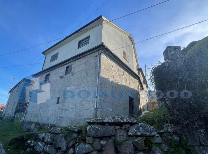 Moradia T5 para Venda em Telões Foto 18