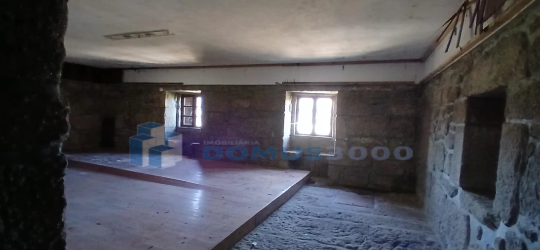 Moradia T5 para Venda em Telões Foto 26