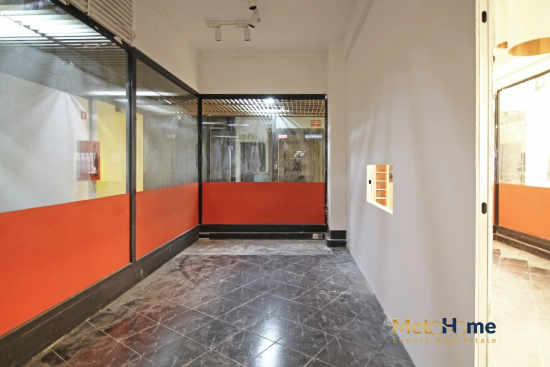 Loja para Arrendamento em Santa Marinha e São Pedro da Afurada Foto 8