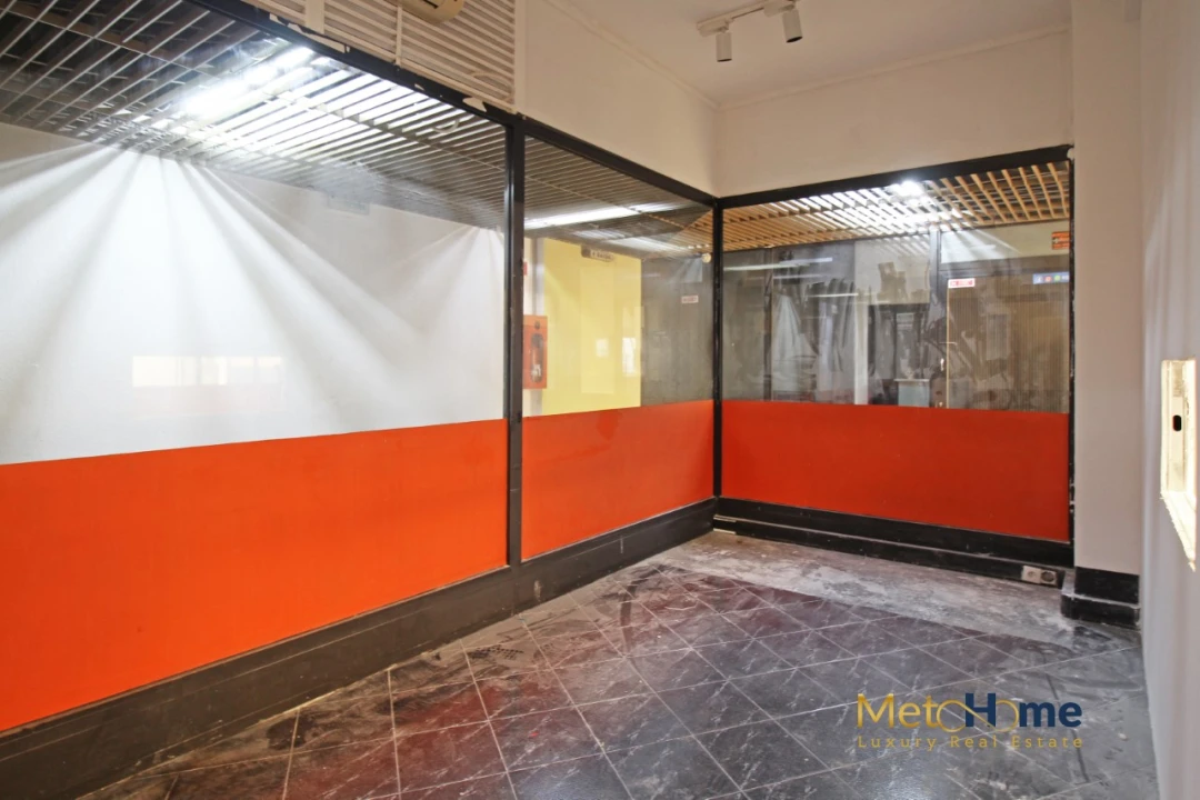 Loja para Arrendamento em Santa Marinha e São Pedro da Afurada Foto 1