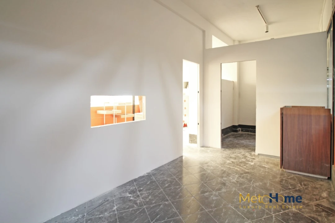 Loja para Arrendamento em Santa Marinha e São Pedro da Afurada Foto 10