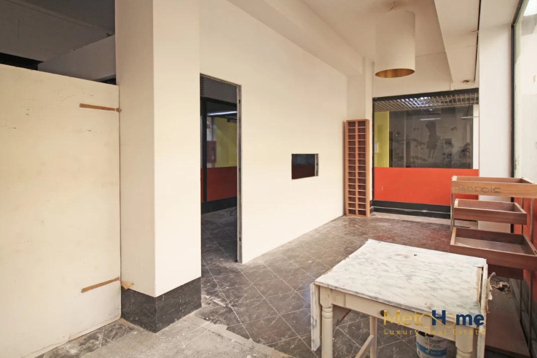 Loja para Arrendamento em Santa Marinha e São Pedro da Afurada Foto 14