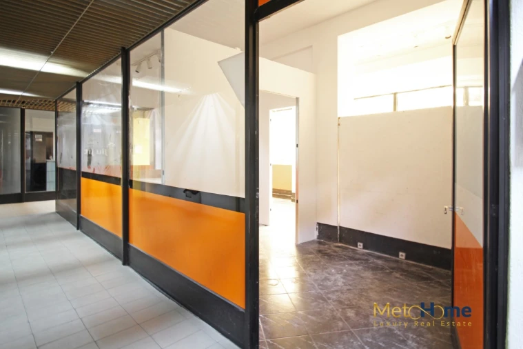 Loja para Arrendamento em Santa Marinha e São Pedro da Afurada Foto 4