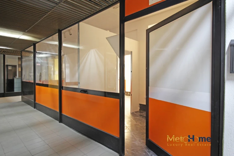 Loja para Arrendamento em Santa Marinha e São Pedro da Afurada Foto 5