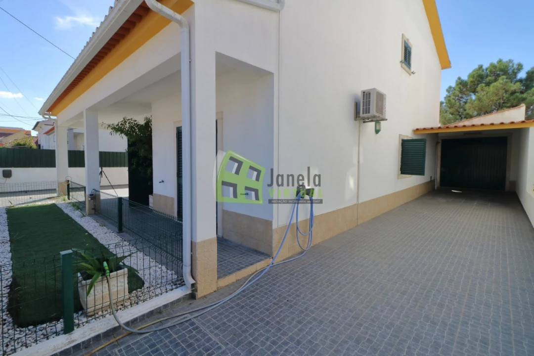 Moradia T4 para Venda em Quinta do Conde Foto 30